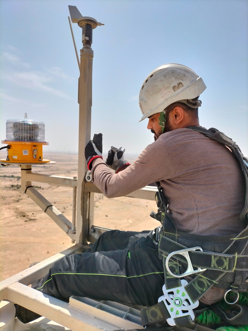 Replacing Aviation Light